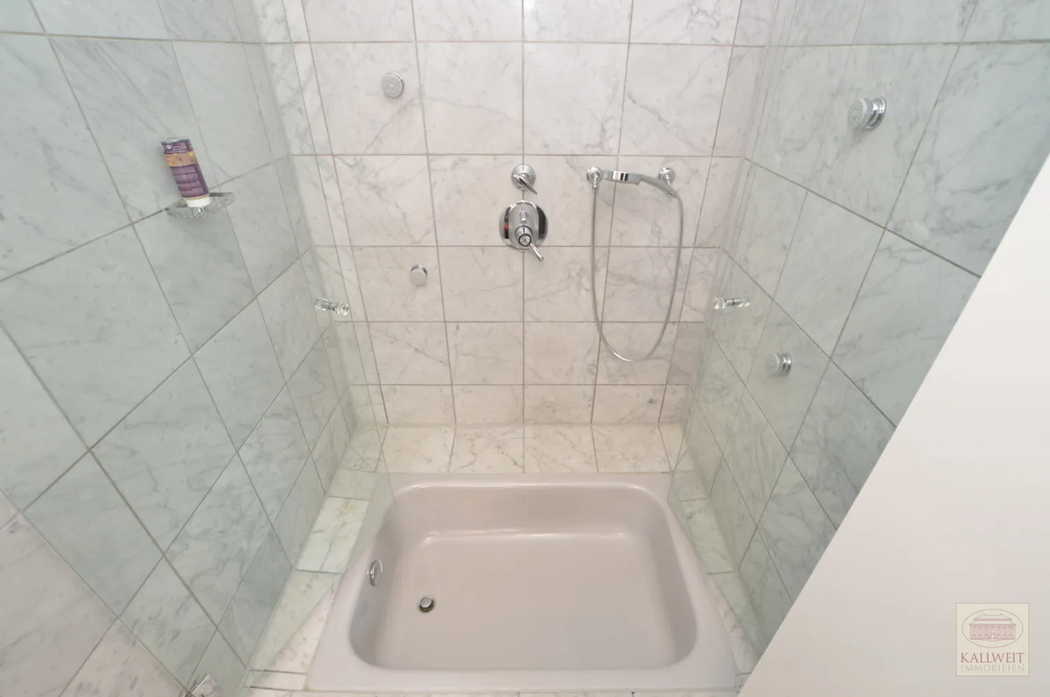 2 room apartment with 64 m² in Düsseldorf – Photo 4