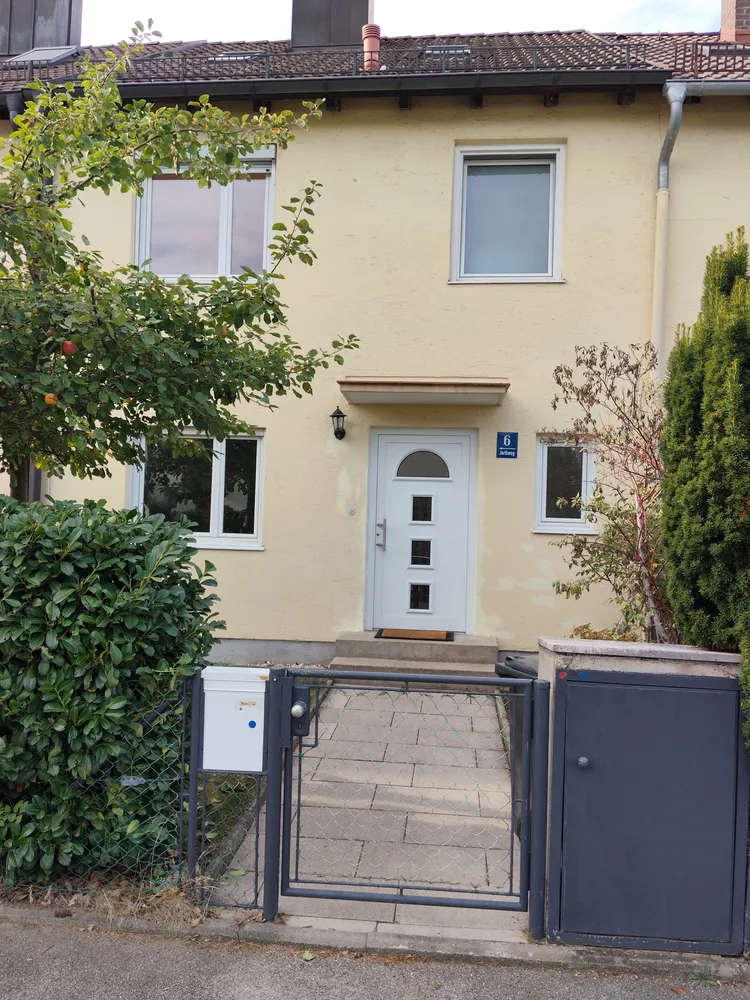 5 Zimmer Haus mit 130 m² in München – Bild 1