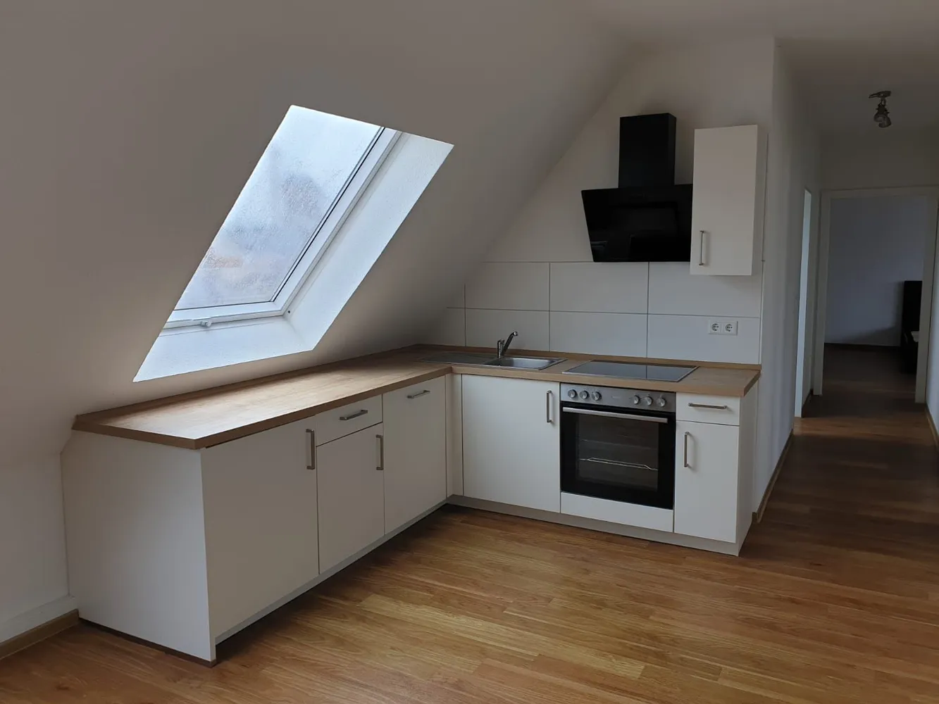 4 Zimmer Wohnung mit 99 m² in Karlsruhe – Bild 7