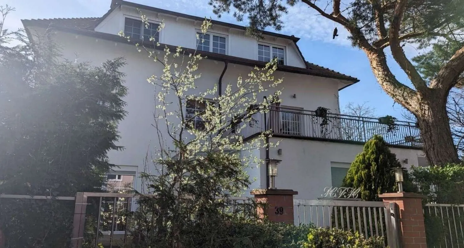 12 Zimmer Haus mit 302 m² in Berlin – Bild 8