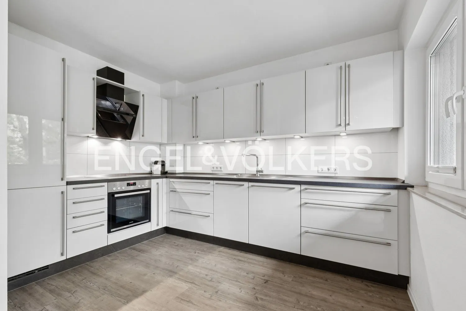 2 Zimmer Wohnung mit 63 m² in Köln – Bild 2