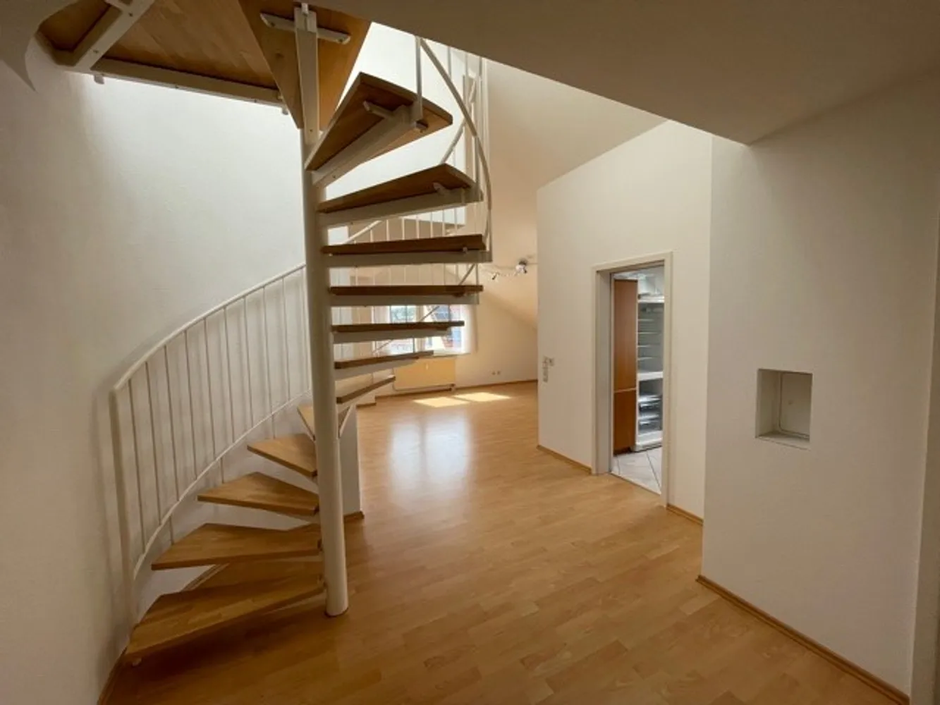 3 Zimmer Wohnung mit 84 m² in Stuttgart – Bild 2