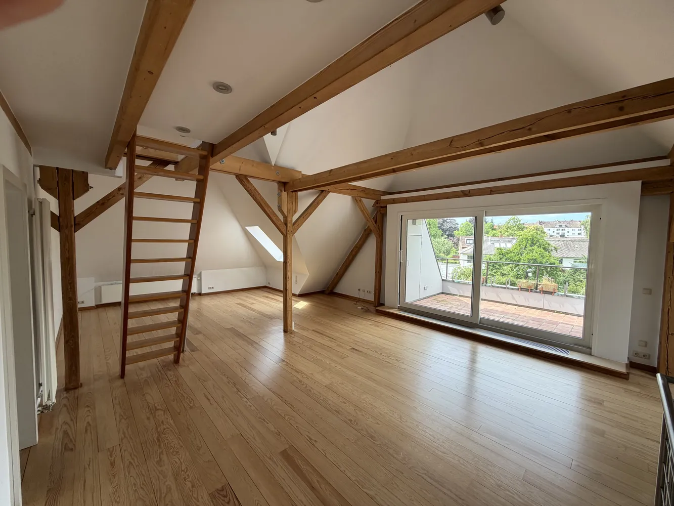 4 Zimmer Wohnung mit 175 m² in Kiel – Bild 12