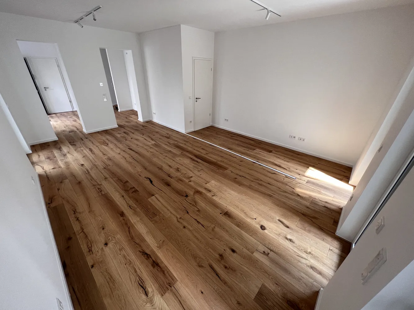 4 Zimmer Wohnung mit 100 m² in Frankfurt am Main – Bild 1