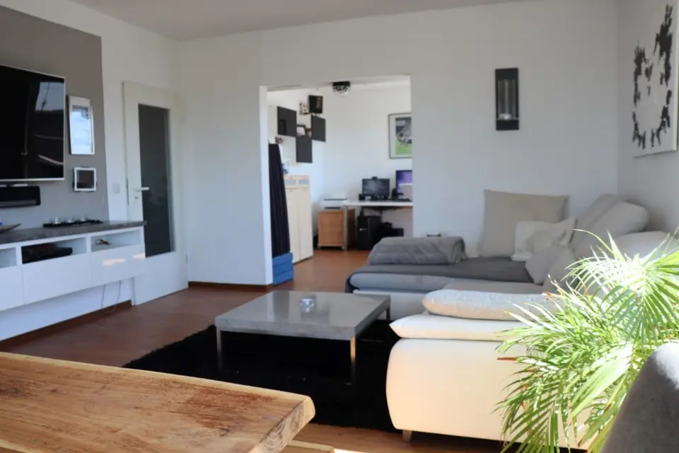 WG-Zimmer mit 90 m² in Düsseldorf – Bild 2