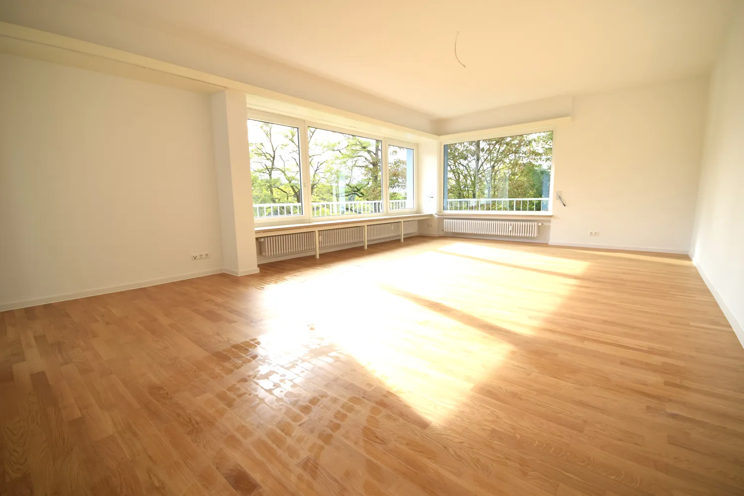 7 Zimmer Wohnung mit 210 m² in Stuttgart – Bild 2