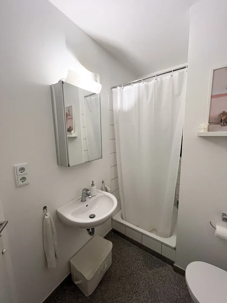 2 Zimmer Wohnung mit 65 m² in Düsseldorf – Bild 2