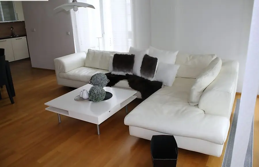 WG-Zimmer mit 100 m² in Regensburg – Bild 1