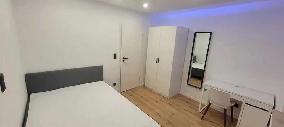 4 Zimmer Wohnung mit 10 m² in München – Bild 1