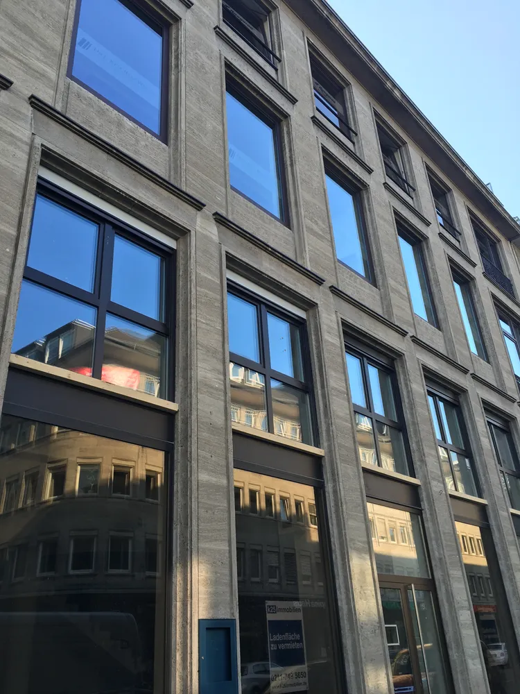 3 room apartment with 90 m² in Düsseldorf – Photo 2
