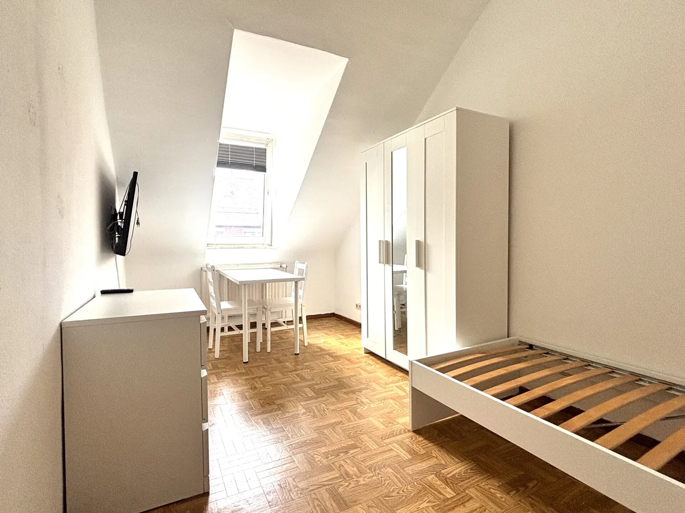 1 Zimmer Wohnung mit 12 m² in Karlsruhe – Bild 1